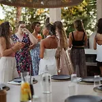 Vila Eden Lodge, A Unique Space For Groups *