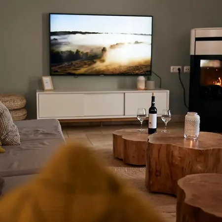 Eden Lodge, A Unique Space For Groups *