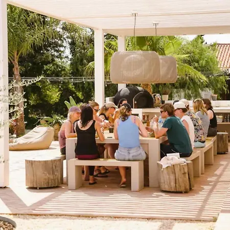 Willa Tiny Whale Lodge, A Unique Space For Groups Bensafrim