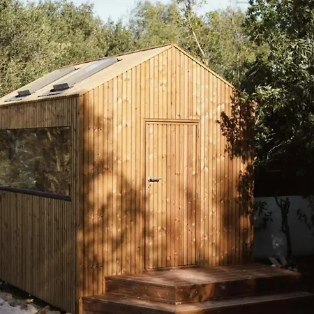 Tiny Whale Lodge, A Unique Space For Groups * Bensafrim