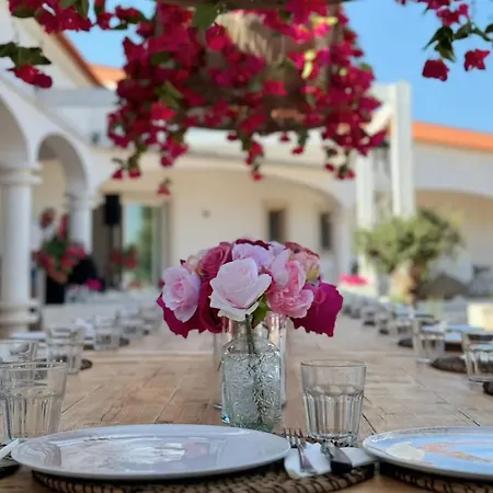 Villa Eden Lodge, A Unique Space For Groups Bensafrim