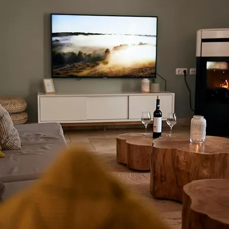 Eden Lodge, A Unique Space For Groups * Bensafrim