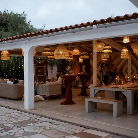 Eden Lodge, A Unique Space For Groups Villa Bensafrim