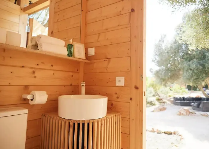 Eden Lodge, A Unique Space For Groups Villa