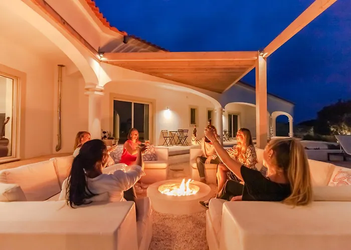 Eden Lodge, A Unique Space For Groups Villa *