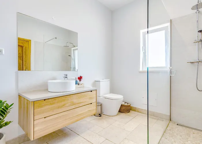 Eden Lodge, A Unique Space For Groups Villa