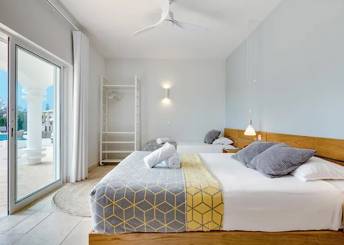 Eden Lodge, A Unique Space For Groups Villa *