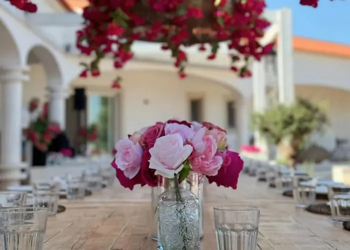 Villa Eden Lodge, A Unique Space For Groups Bensafrim